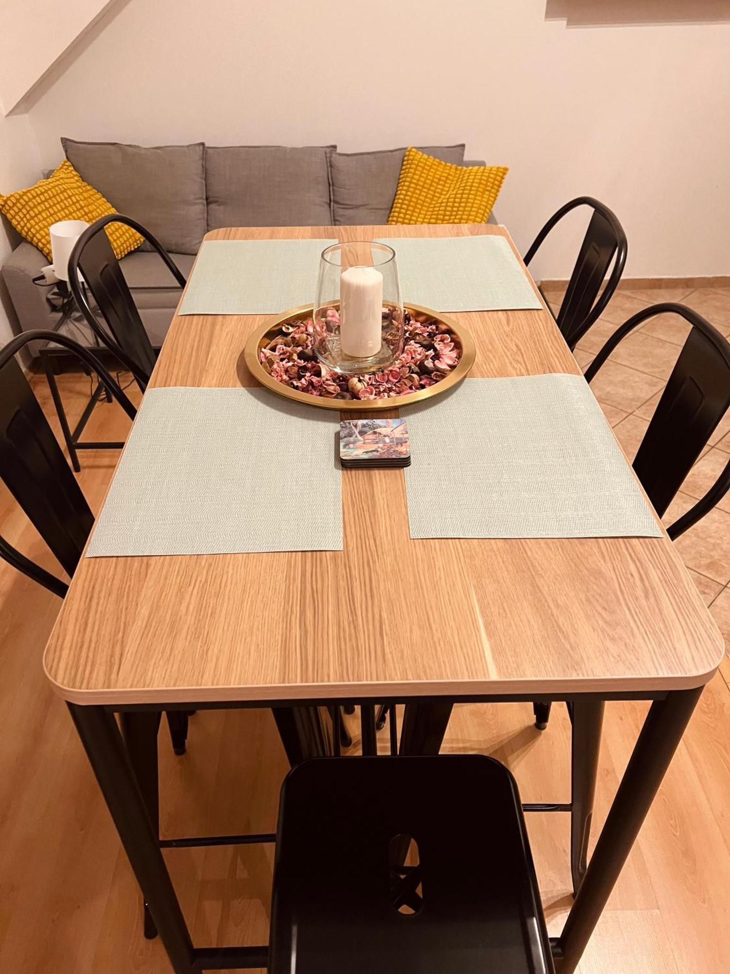 Central, Cozy & Stylish With Views Apartmán Praha