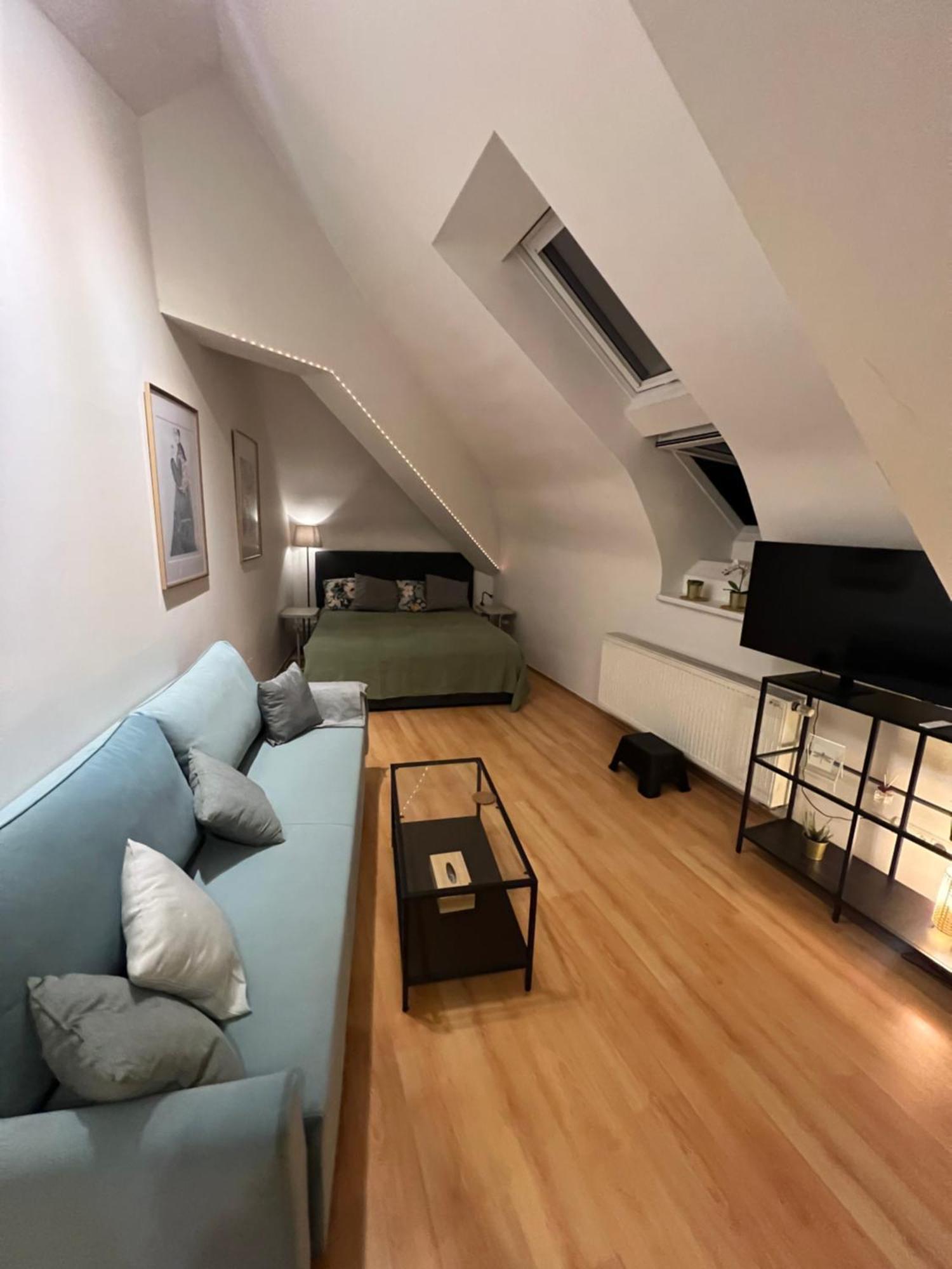 Apartmán Central, Cozy & Stylish With Views Praha