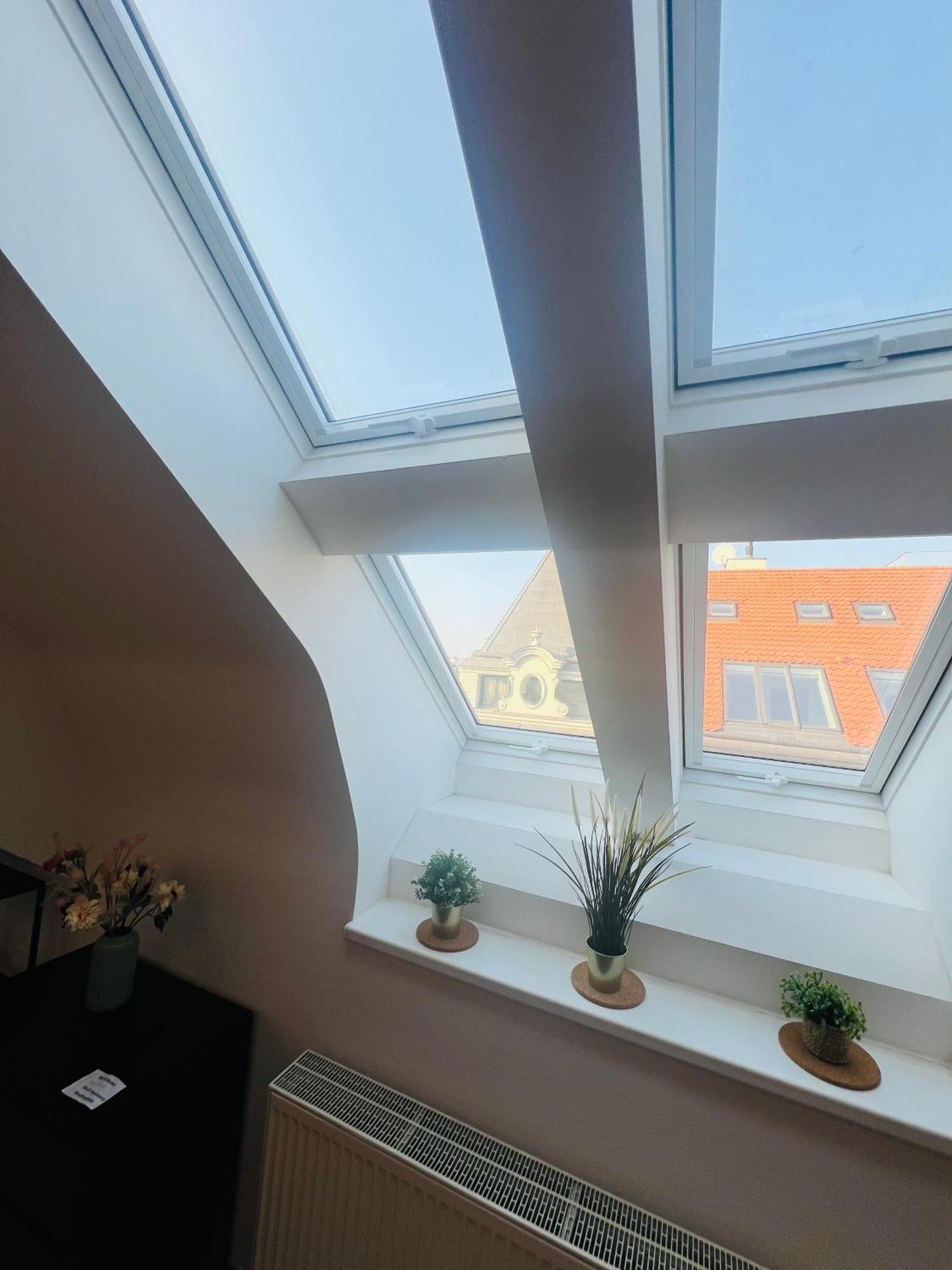 Central, Cozy & Stylish With Views * Praha